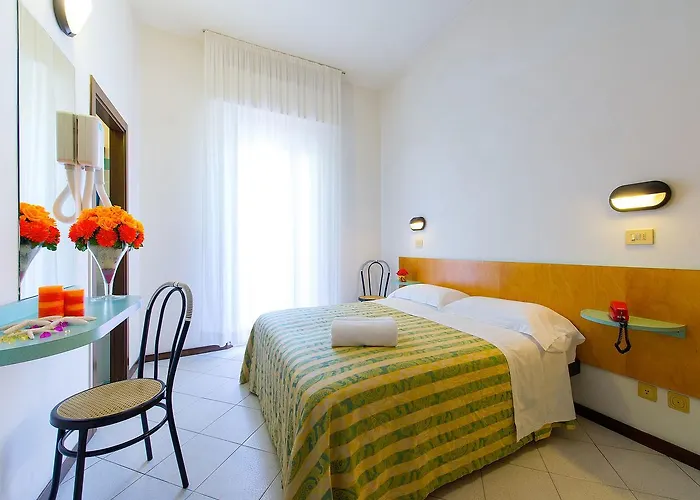 Ariane - Beachfront, Xxl Breakfast & Sea View فندق ريميني