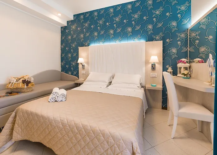 Ariane - Beachfront, Xxl Breakfast & Sea View فندق 3*